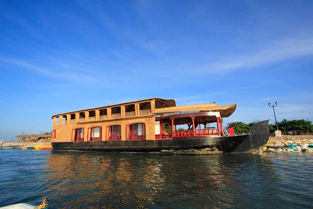 Luxury Car Trip in Pondicherry - tour along the tropical coast 